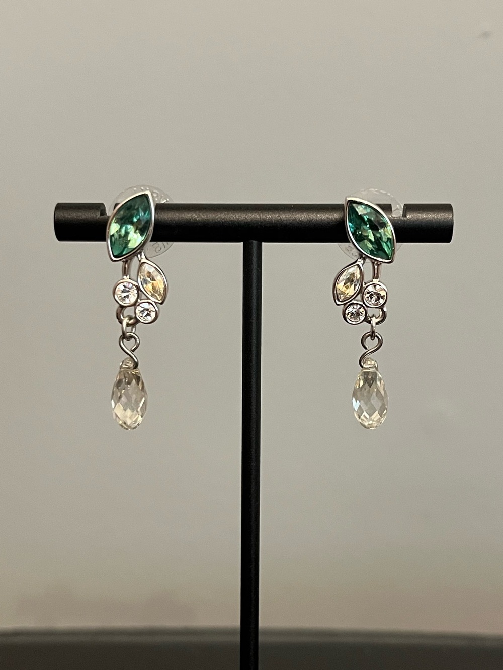 NWOB Swarovski Green and Clear Crystal Drop Pierced Earrings